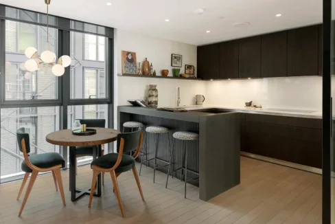 Invest in luxury real estate. Buy off-plan apartments, penthouses and villas - Spacious apartment with panoramic windows and a private terrace 8 Buy premium property, off-plan aparments, villas, luxury real estate - e5af60bc23fc9fc02a3a1b900a2a466bf1c2370a 18 1200