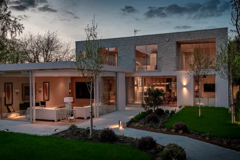 Invest in luxury real estate. Buy off-plan apartments, penthouses and villas - Two-level townhouse with private landscaped garden and outdoor terrace 9 Buy premium property, off-plan aparments, villas, luxury real estate - f64bb8a34d83edd3c677260c97370b416a84f921 18 1200